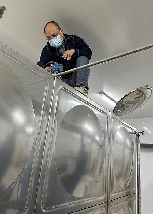 我司專(zhuān)業(yè)技術(shù)人員赴某水處理公司安裝調(diào)試指導(dǎo)