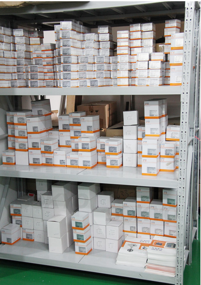 隔離變送器，DFK一進一出隔離器，信號隔離器倉庫一角2